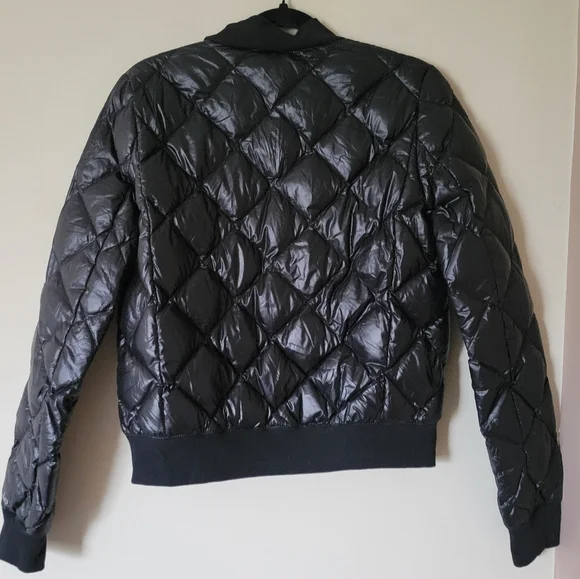 Alo Yoga Idol Quilted Down Bomber Jacket Black - Picture 8 of 9